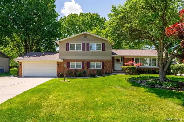 36521 Gloucester, Clinton Township, MI 48035