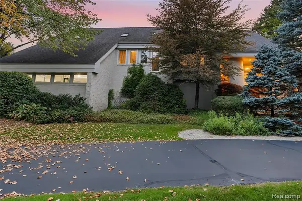 305 Wilshire, Bloomfield Hills, MI 48302