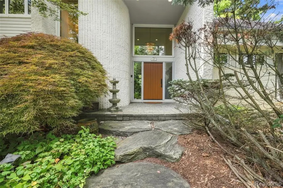 305 Wilshire, Bloomfield Hills, MI 48302 - #2