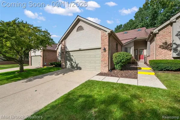 305 Pineknoll, Brighton, MI 48116