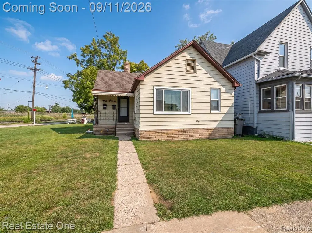 338 Goddard, Wyandotte, MI 48192 - #1