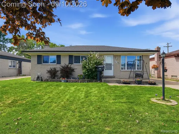 27589 Larry, Roseville, MI 48066