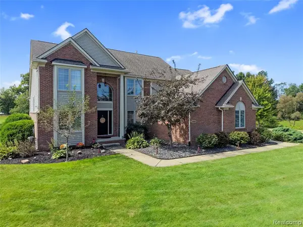 2303 Arciero, Howell, MI 48855