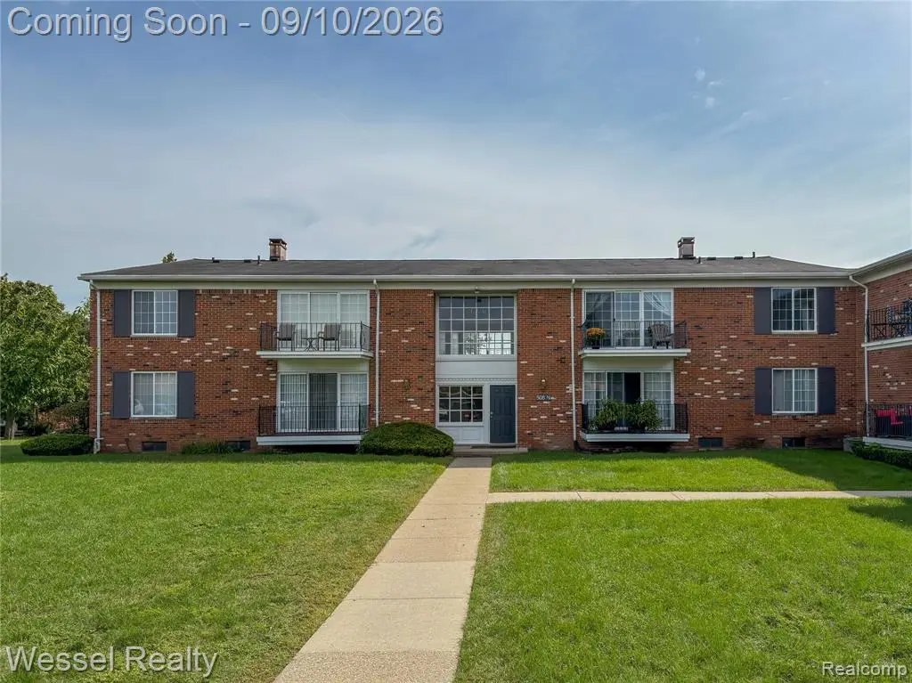 508 Fox Hills #A7, Bloomfield Hills, MI 48304 - #1