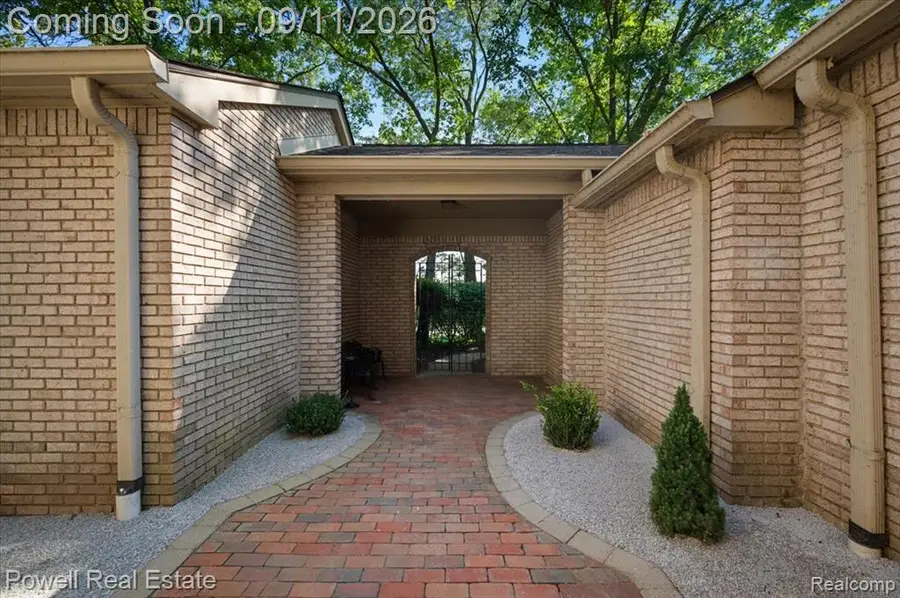 1106 Timberview, Bloomfield Hills, MI 48304 - #3