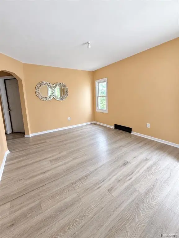 8495 Brace, Detroit, MI 48228 - #2