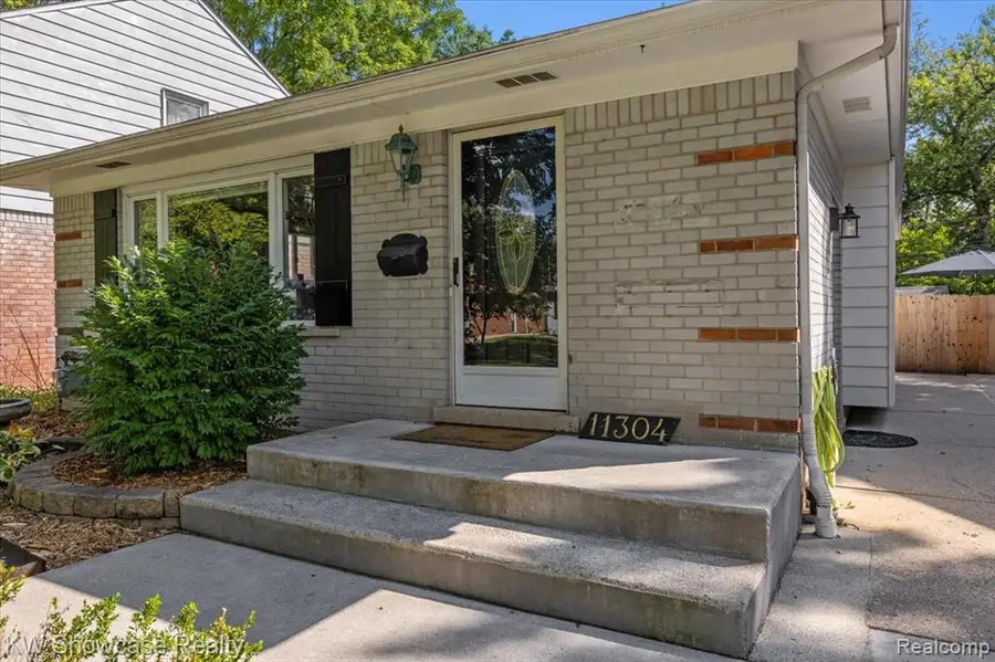 11304 Ingram, Livonia, MI 48150 - #2