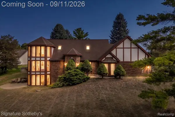 9925 Timothy, South Lyon, MI 48178