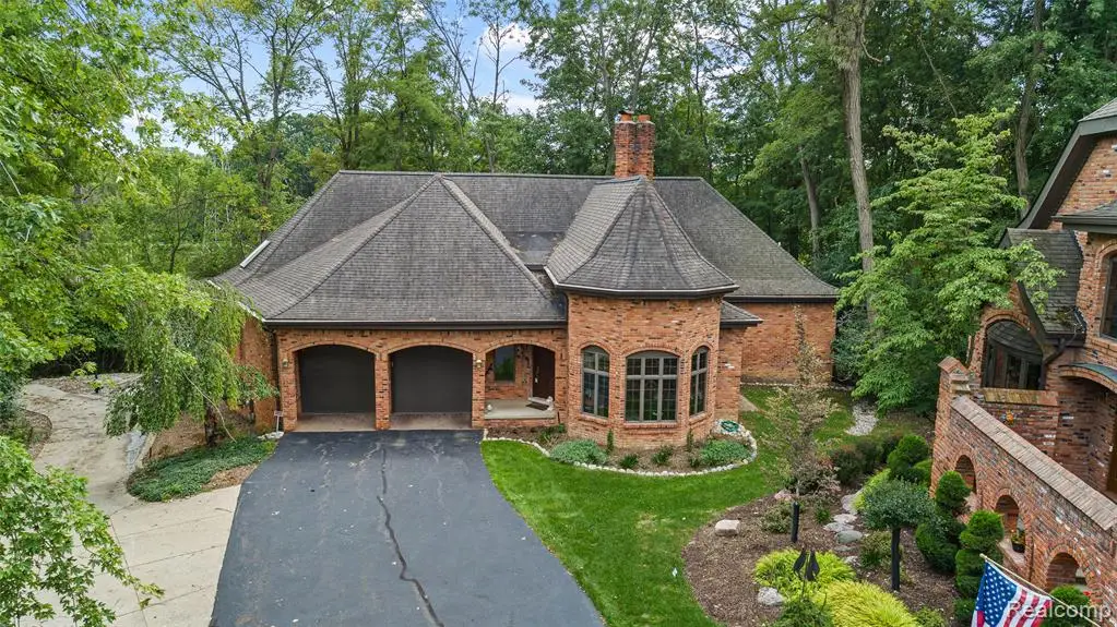 4665 Rue St Michelle, West Bloomfield, MI 48323 - #1
