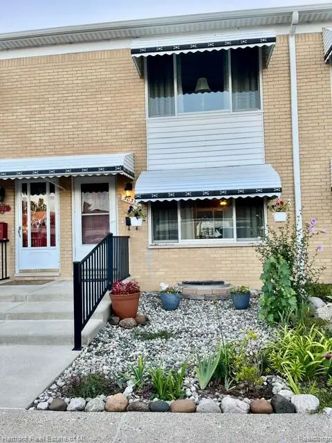 50352 Helfer, Wixom, MI 48393 - #3