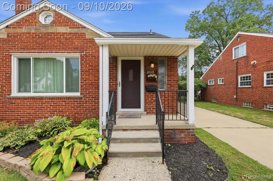 203 Pare, Clawson, MI 48017 - #2