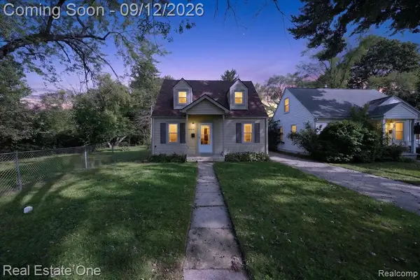 26040 Hanover, Dearborn Heights, MI 48125