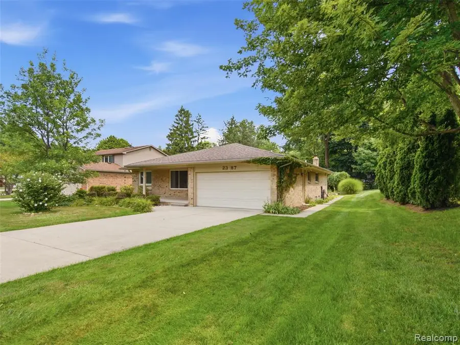 2387 Sanders, Bloomfield Hills, MI 48302 - #3