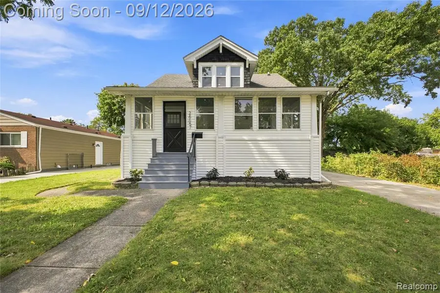 26657 Parkington, Roseville, MI 48066 - #2