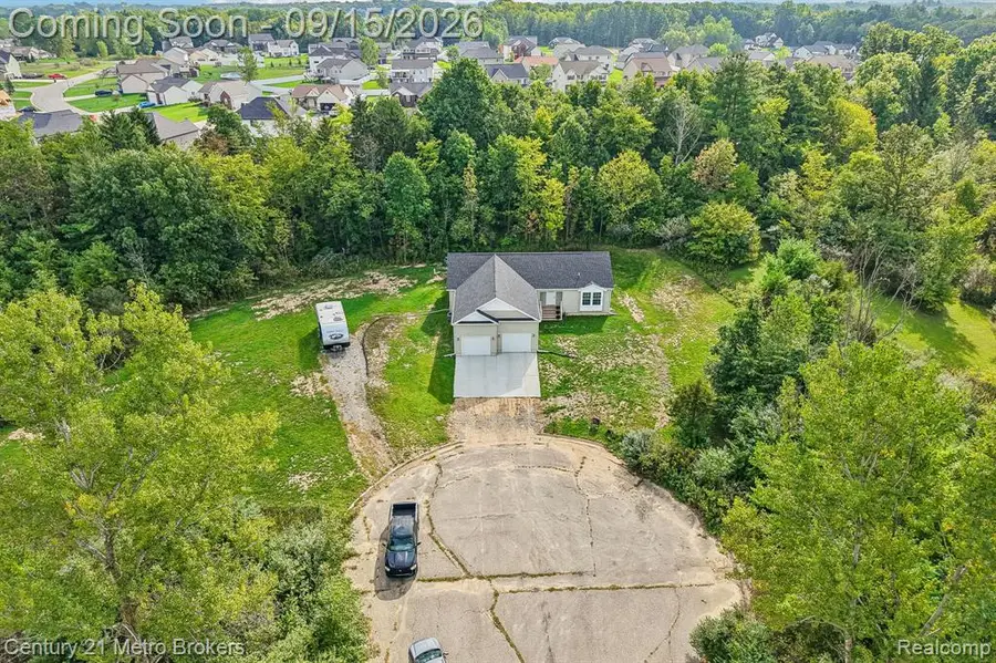 2088 Creekwood, Grand Blanc, MI  - #3