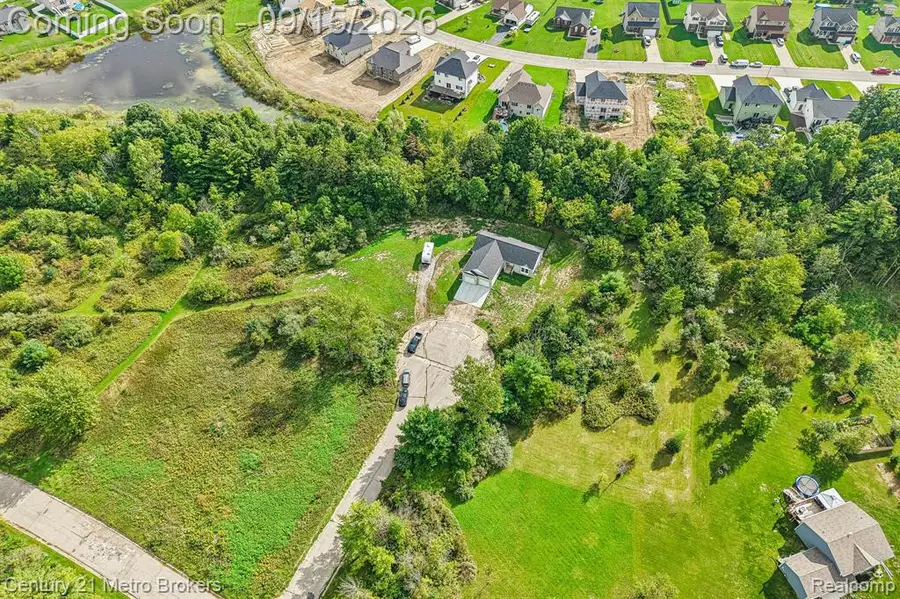2093 Creekwood, Grand Blanc, MI  - #3