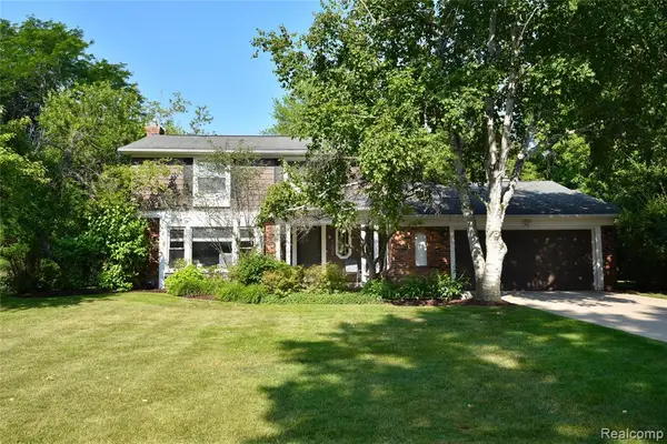 7230 Riverstone, West Bloomfield, MI 48322
