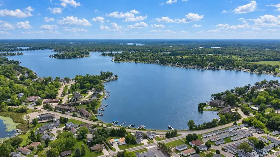 2288 N Long Lake, Fenton, MI  - #3