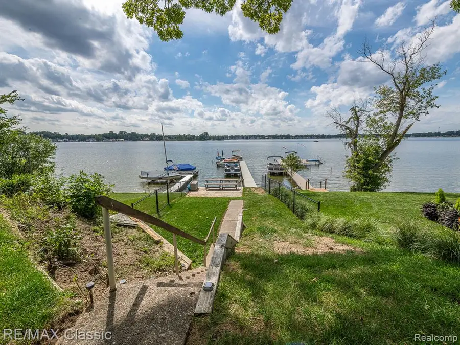 619 E Shore, Whitmore Lake, MI 48189 - #3