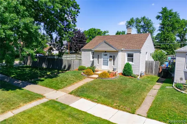 826 Goddard, Wyandotte, MI 48192