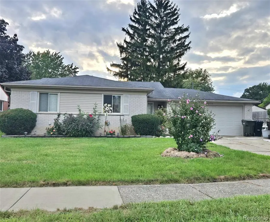 38775 Littlefield, Sterling Heights, MI 48312 - #2