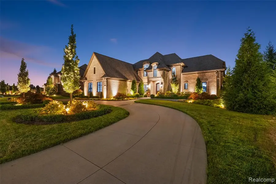 3845 Piccadilly, Rochester Hills, MI 48309 - #3