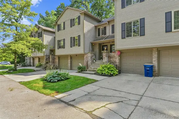7109 Colonial Oaks, Waterford, MI 48327