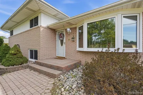 19 Baycrest, Waterford, MI 48327