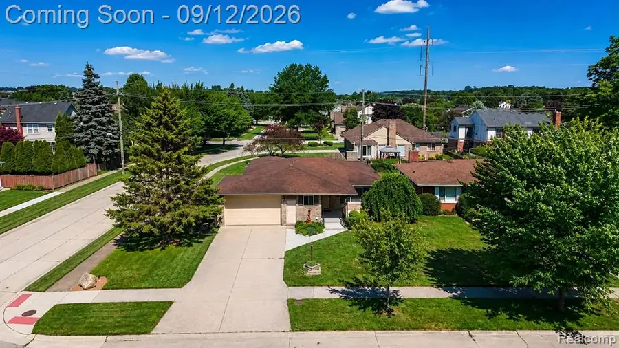 34398 Greentrees, Sterling Heights, MI 48312 - #3