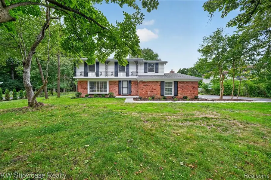 4069 Barnaby, West Bloomfield, MI 48323 - #3