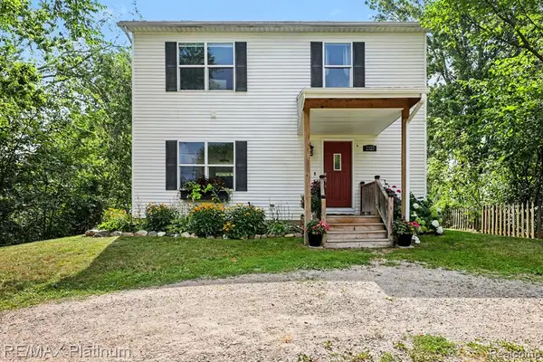 2327 Hammerslea, Lake Orion, MI 48359