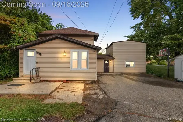 2189 Willow Beach, Keego Harbor, MI 48320