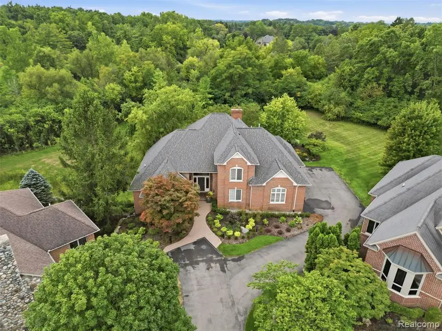 3030 W Ridge, Bloomfield Hills, MI 48302 - #3