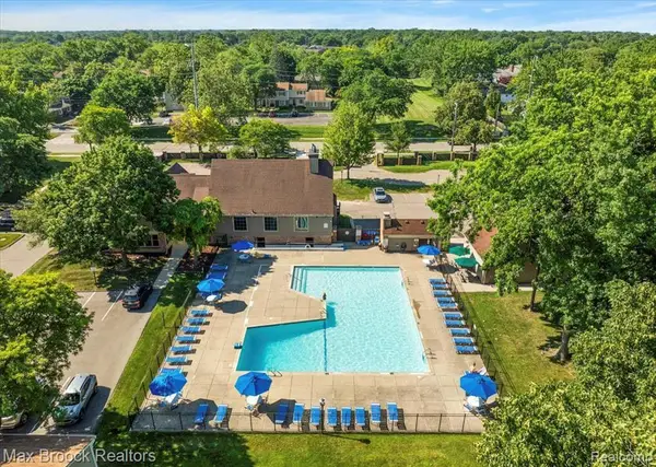 1928 S Wickham, Royal Oak, MI 48073