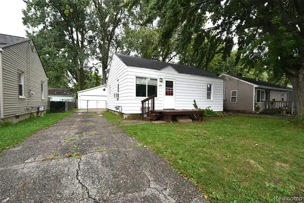 1379 Brady, Burton, MI 48529