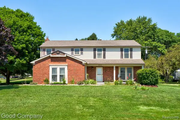 3062 Saint Jude, Waterford, MI 48329