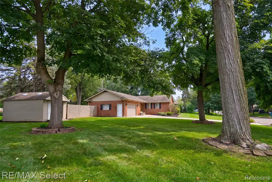 4293 Old Carriage, Flint, MI 48507 - #2