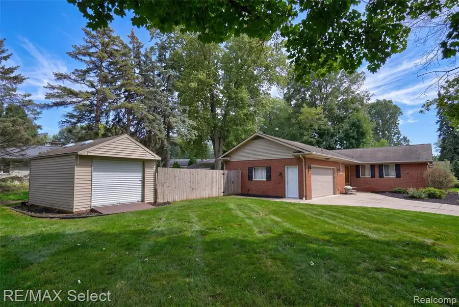 4293 Old Carriage, Flint, MI 48507 - #3