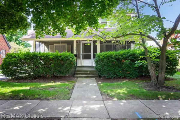 323 East, Milford, MI 48381