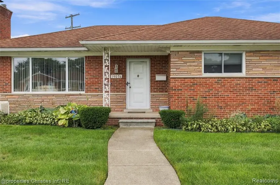 19074 Norton, Eastpointe, MI 48021 - #2
