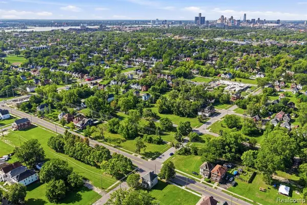 3407 Van Dyke, Detroit, MI 48214