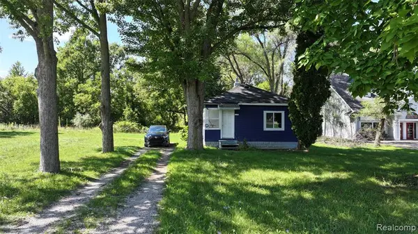 1192 S Belsay, Burton, MI 48509