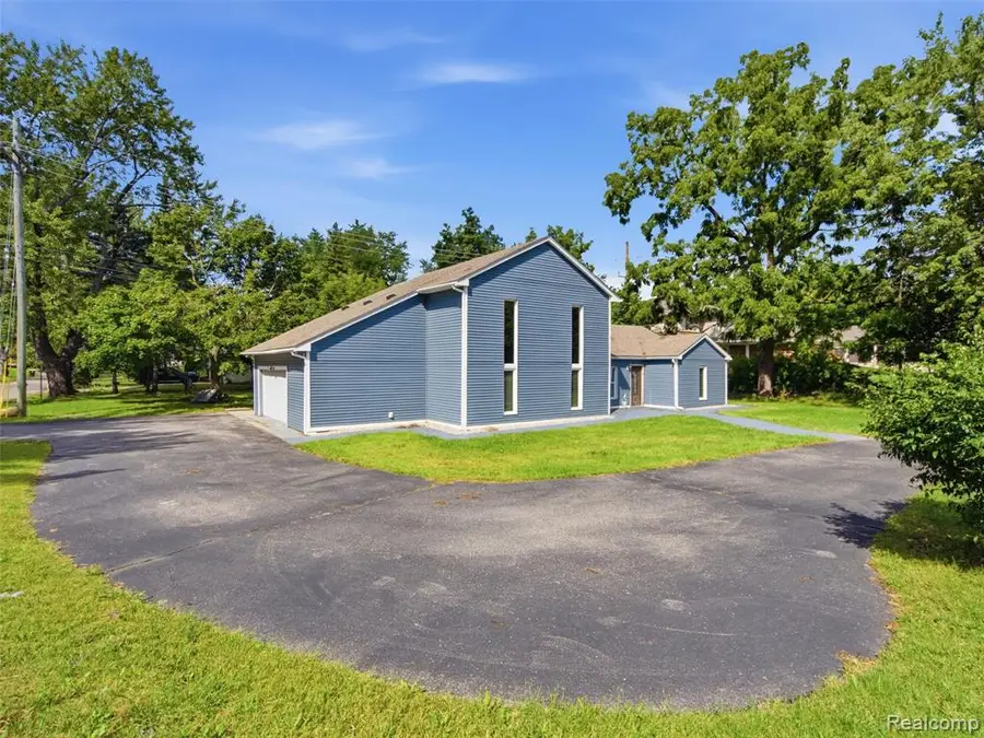 3700 Green Lake, West Bloomfield, MI 48324 - #2