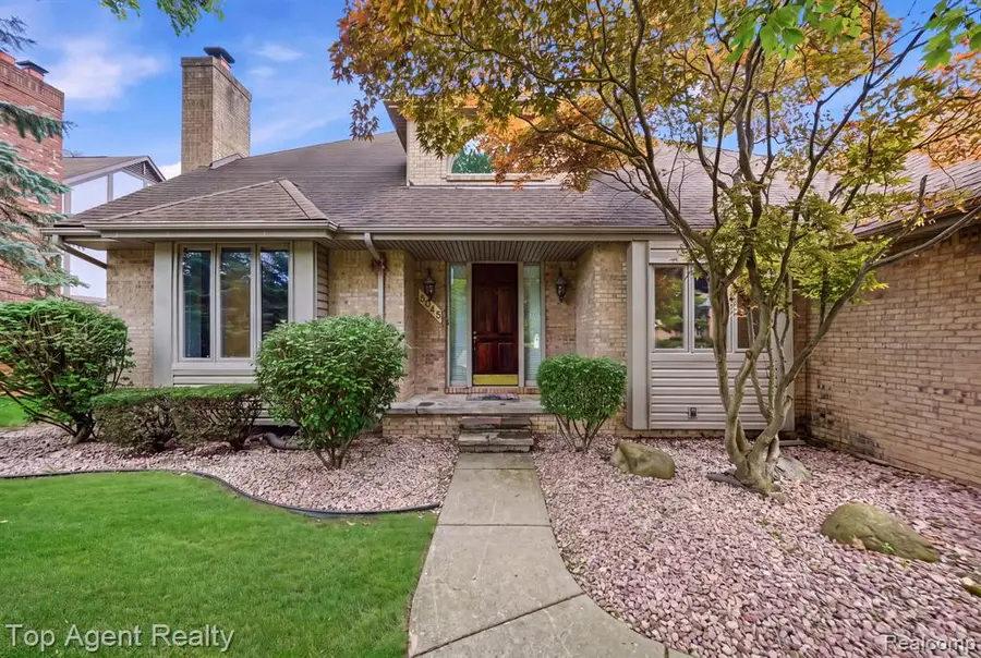 5045 Shady Creek, Troy, MI 48085 - #2