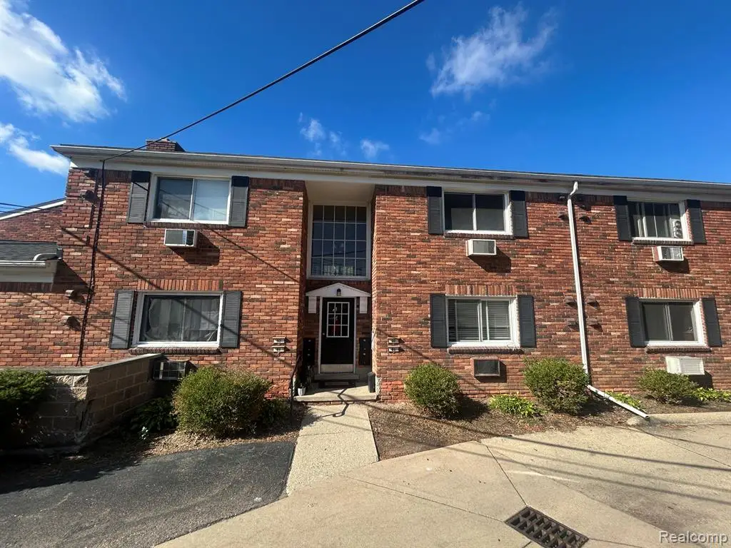 31831 Grand River, Farmington, MI 48336 - #1