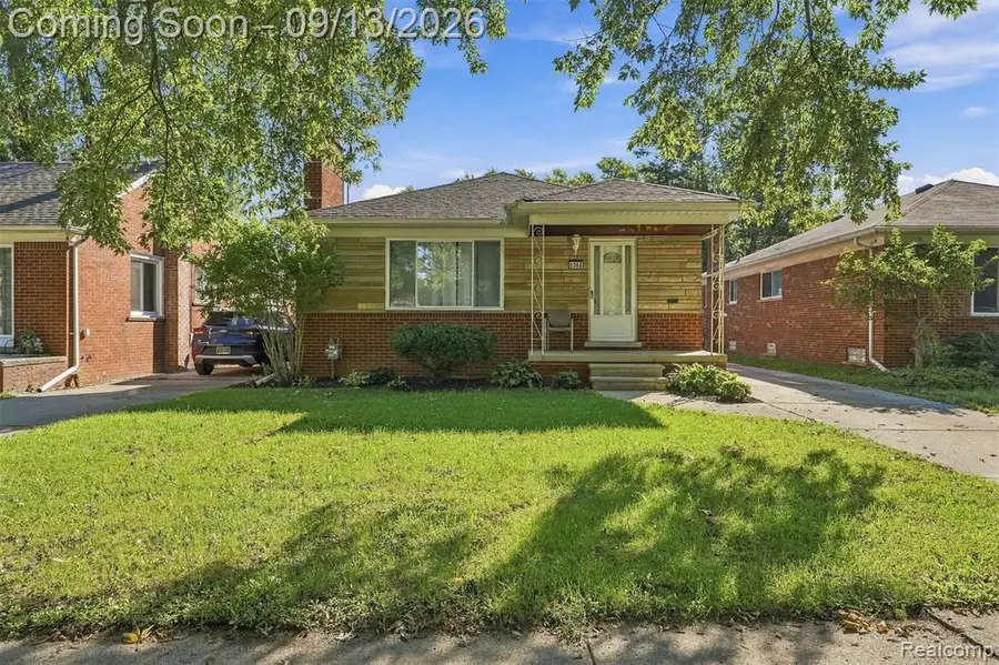 8300 Virgil, Dearborn Heights, MI 48127 - #2