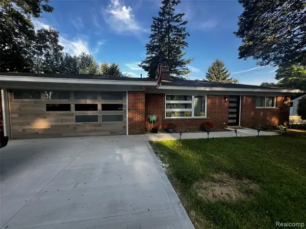 1615 Ladd, Wolverine Lake, MI 48390