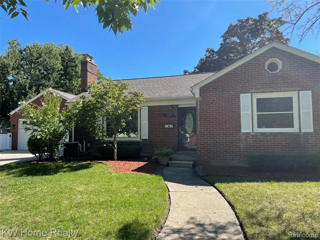 1220 Elford, Grosse Pointe Woods, MI 48236 - #1