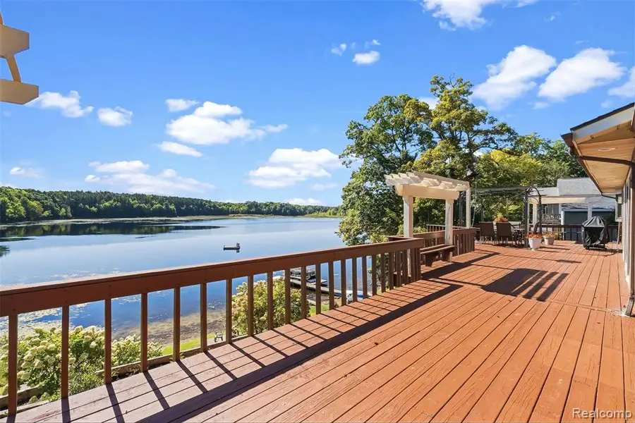 3232 Shady Oak, Columbiaville, MI 48421 - #3