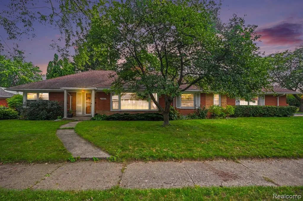 19925 E William, Grosse Pointe Woods, MI 48236 - #1